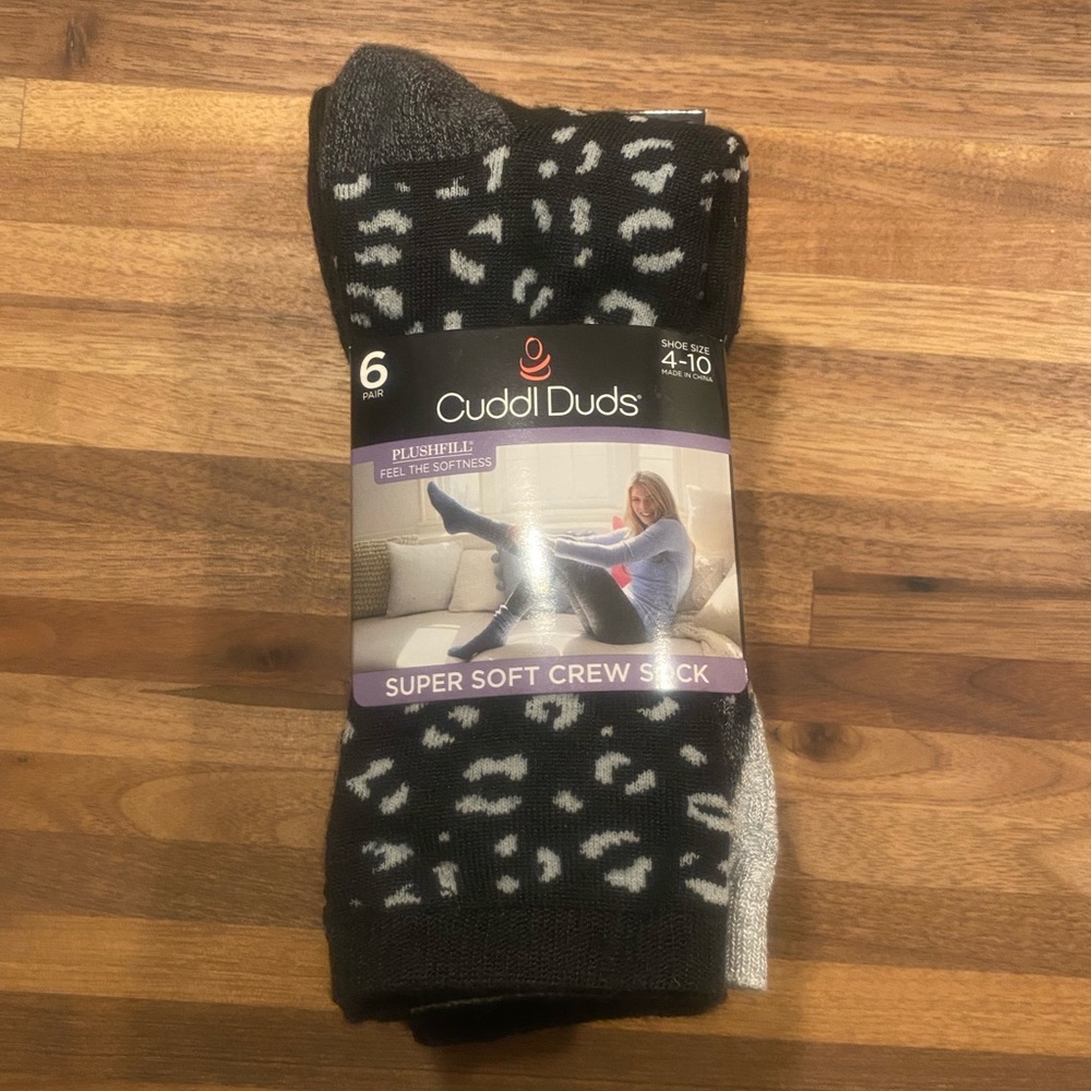 NIP Women’s Cuddl Duds plushfill crew socks